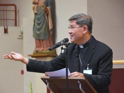 Kardinal Tagle, Philippinen, mahnt eine dienende Kirche an