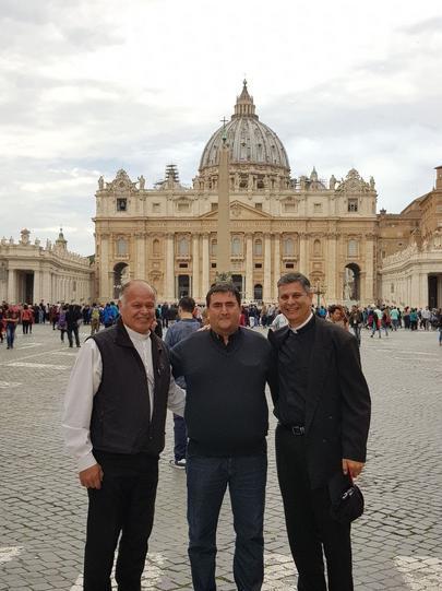 to the right: Bernardo Figueredo