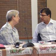 Montserrat Martinez, Spain, talking to Gilbert de Lima, India