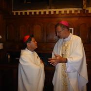 Kardinal Tagle mit Weihbischof Gerber